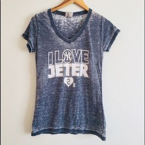 5th & Ocean women’s blue medium jeter T-shirt
